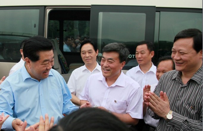 2011年6月2日白晋湘教授与国家副主席贾庆林合影